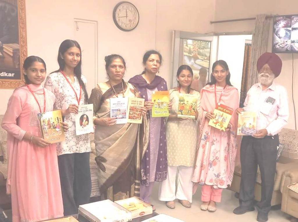 Meritorious Students of Government School 37D Chandigarh Honored by Prin Gosal